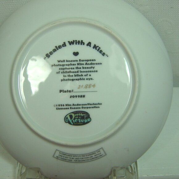 6" Kim Anderson's Pretty as a Picture plate-"Sealed with a Kiss" - Picture 3 of 4